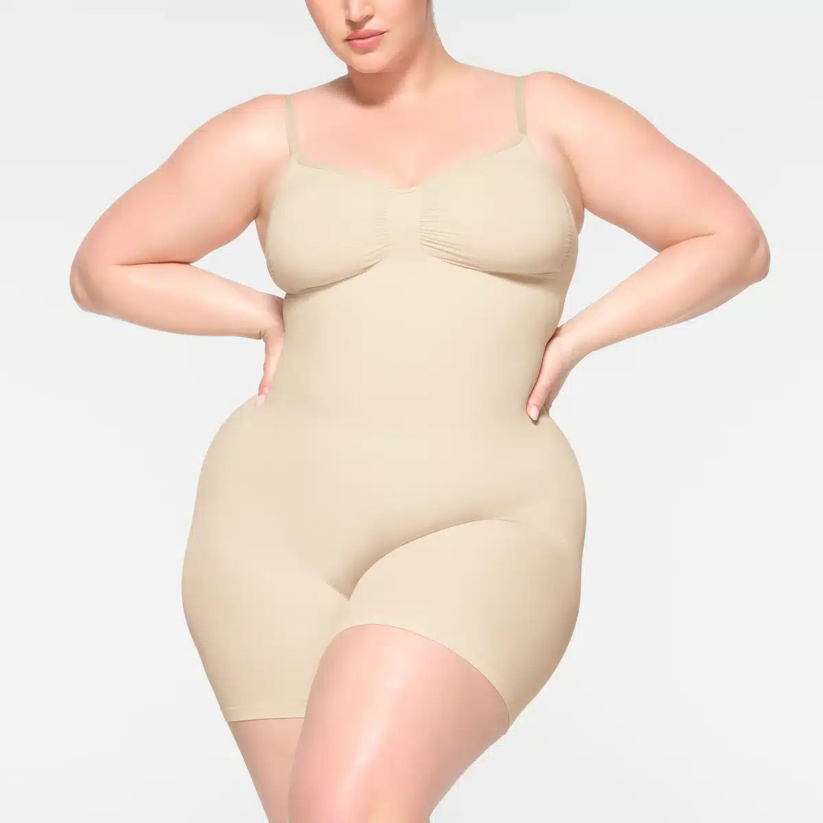 BODY SHORT
